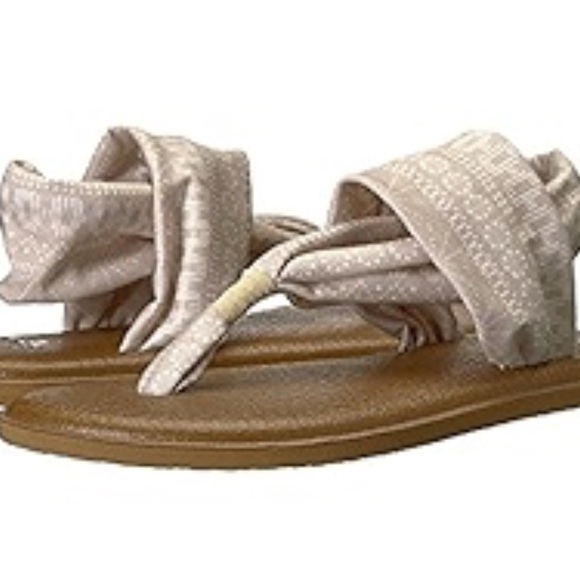 Sandals Sanuk Tan Patterned Sandals - Picture 1 of 8